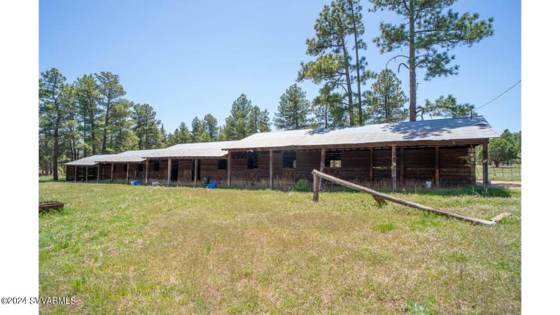10 Stall Horse Barn and Stable