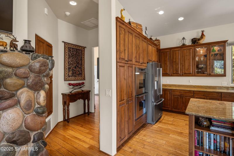 To Primary Suite and Office