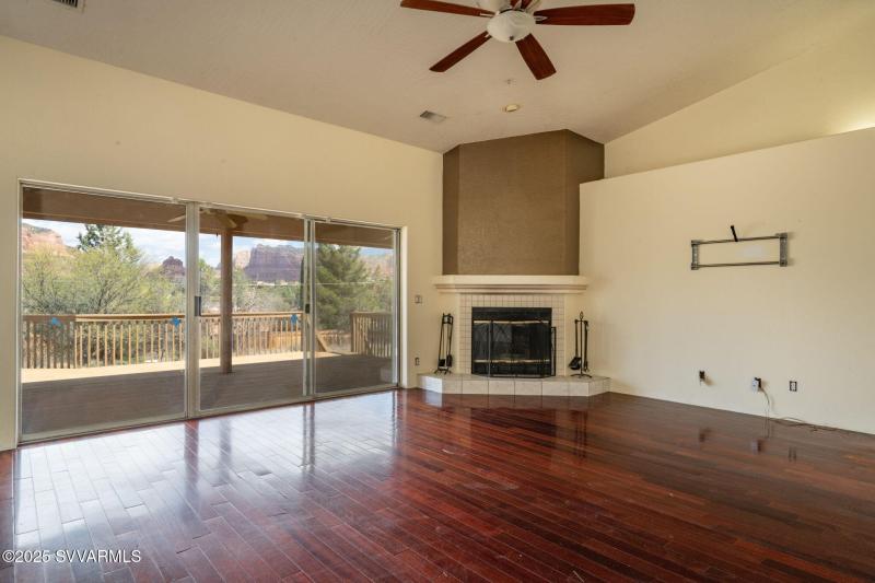 16-web-or-mls-120-appaloosa-dr