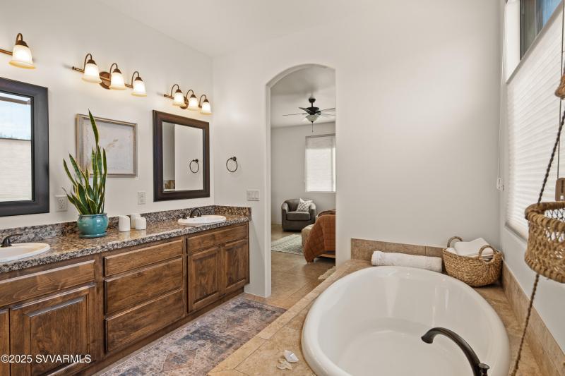 Primary suite bath