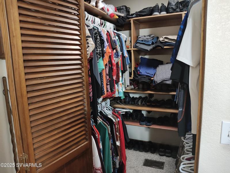 walk-in closet