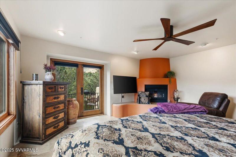 28-Primary Suite
