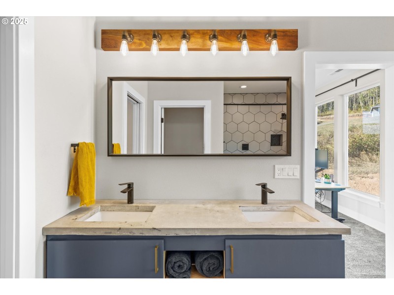 Owner's Suite Bathroom