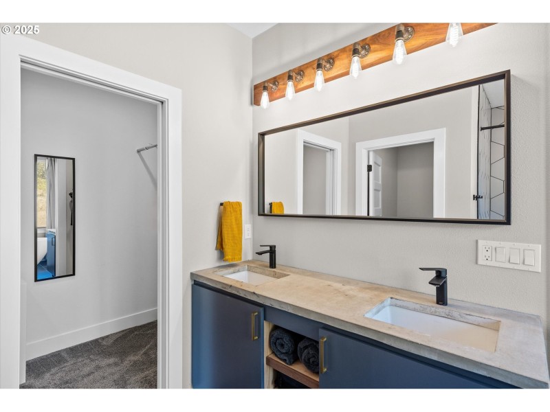 Owner's Suite Bathroom