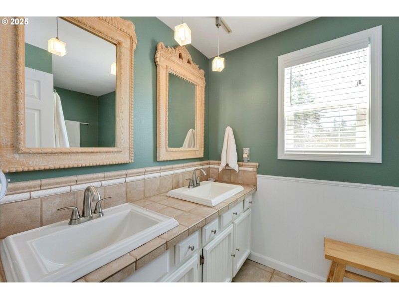 Owner's Suite Bathroom