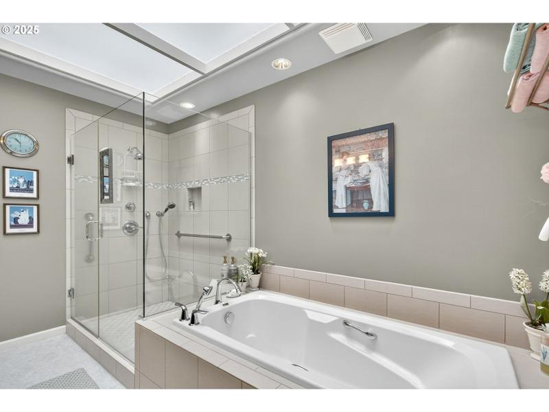 Owner's Suite Bathroom