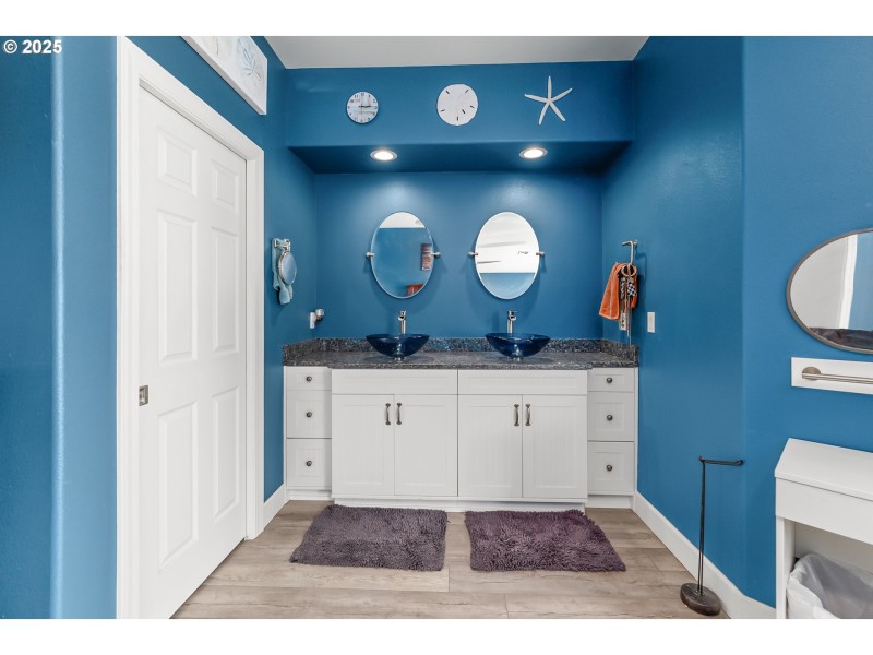 Owner's Suite Bathroom