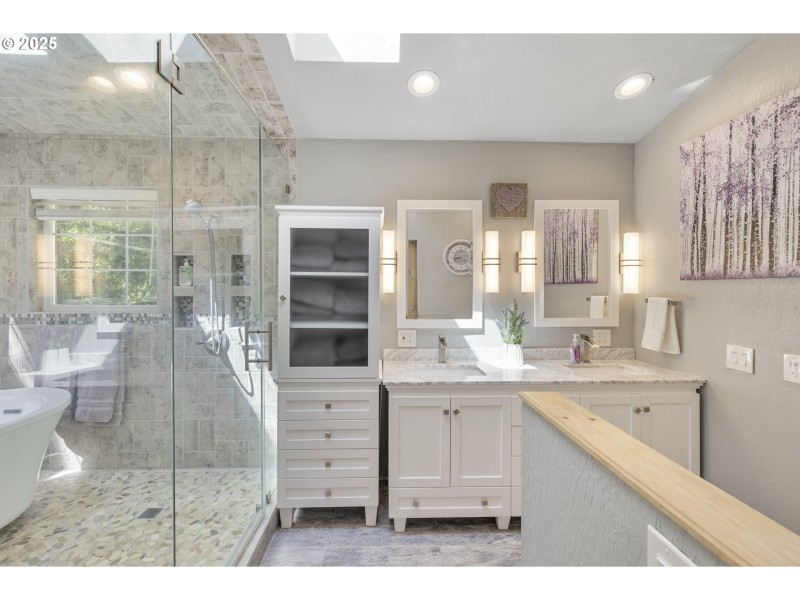 Owner's Suite Bathroom