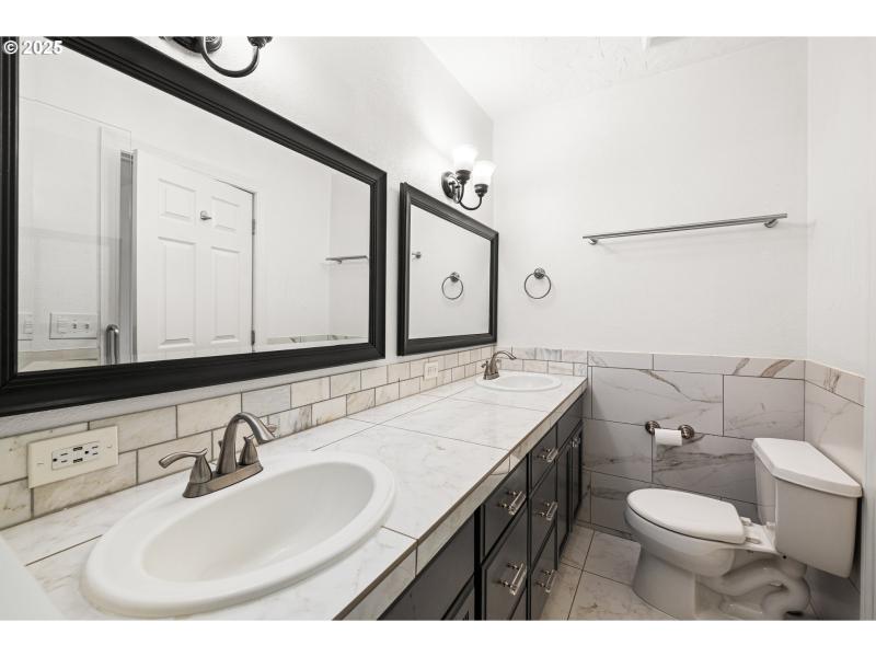 Owner's Suite Bathroom