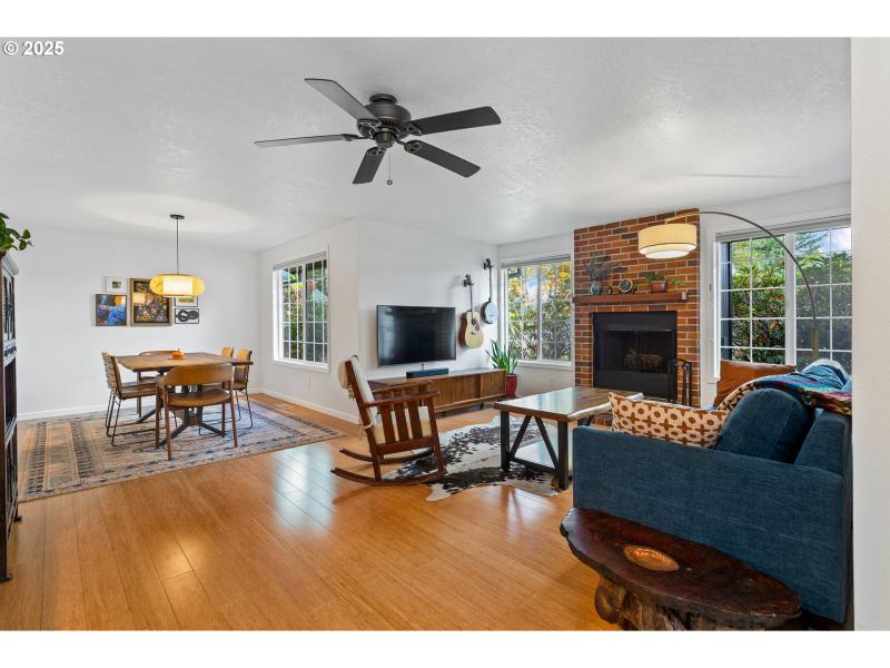 Living Room/Dining Room