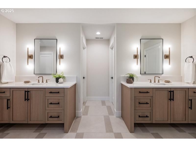 Owner's Suite Bathroom