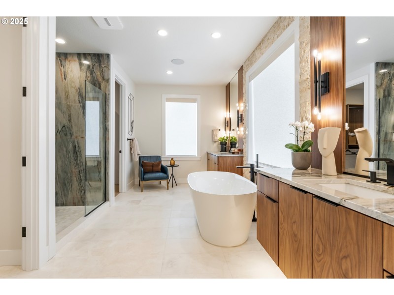 Owner's Suite Bathroom