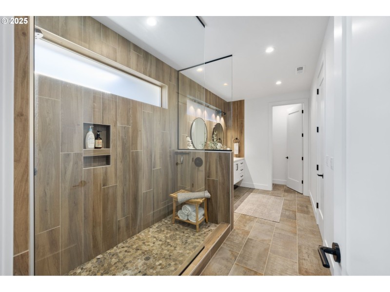 Owner's Suite Bathroom