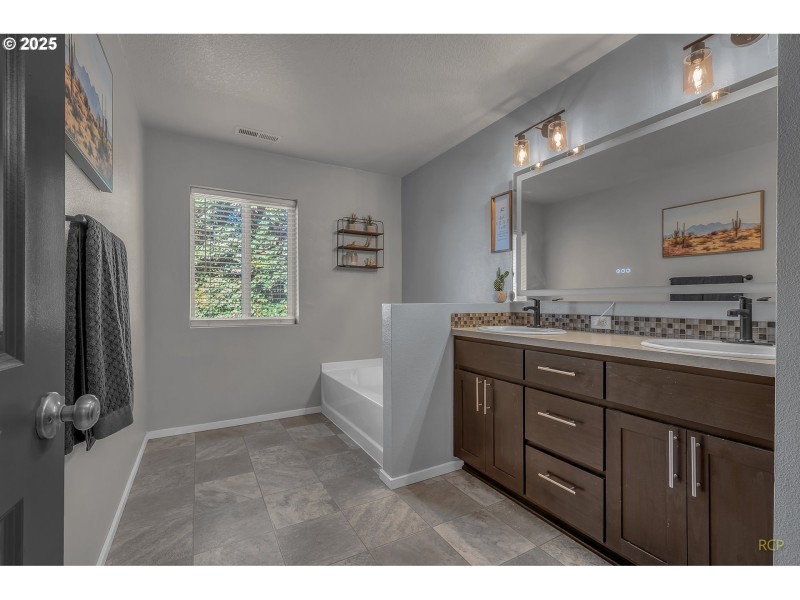 Owner's Suite Bathroom