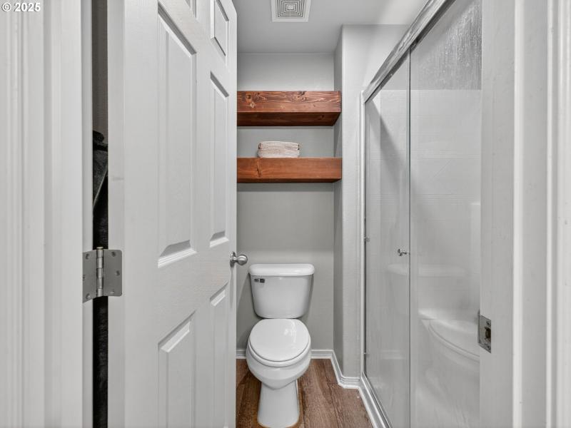 Bathroom, Attached