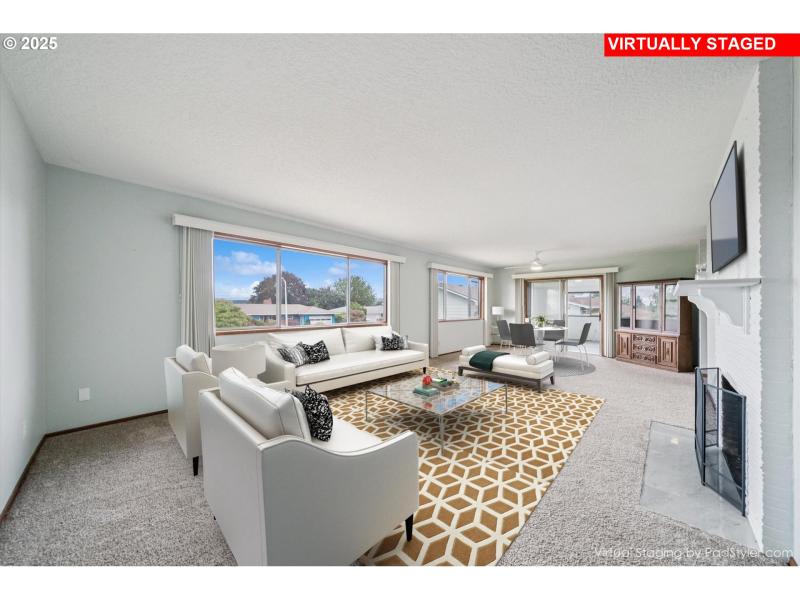 Living Room/Dining Room