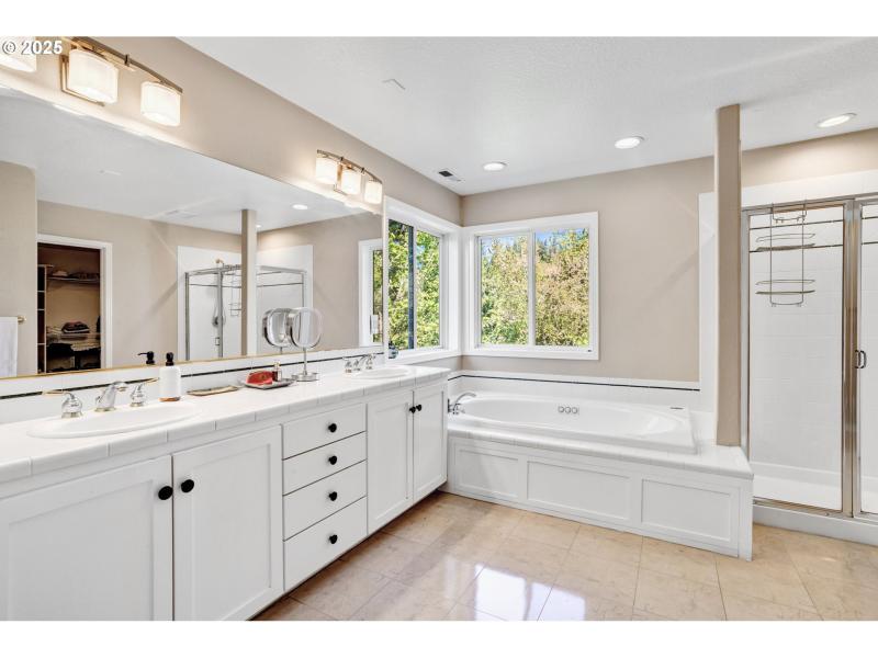 Owner's Suite Bathroom