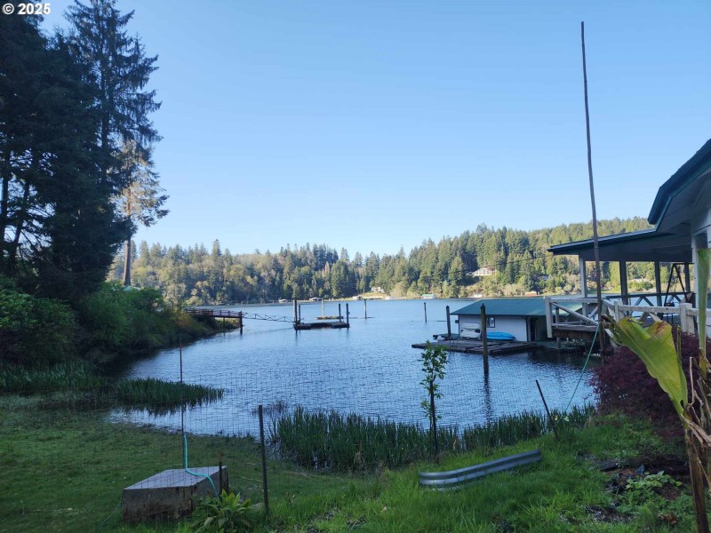 Lake Access Deeded