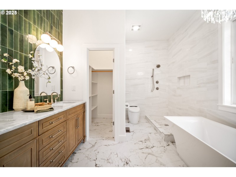 Owner's Suite Bathroom