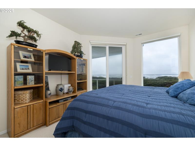 Bedroom, Owner's Suite