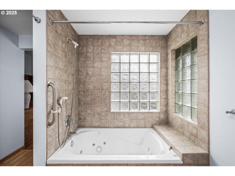 Owner's Suite Bathroom