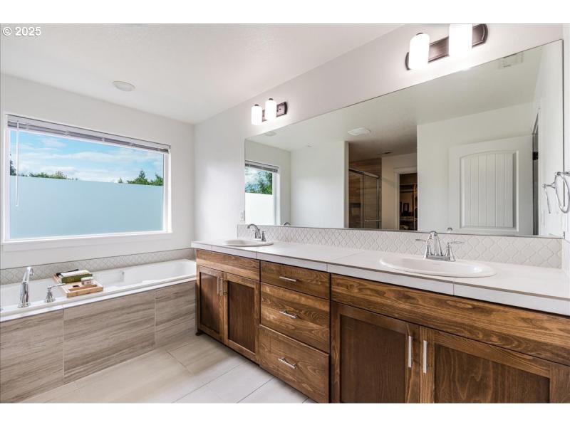 Owner's Suite Bathroom