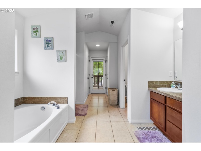 Owner's Suite Bathroom