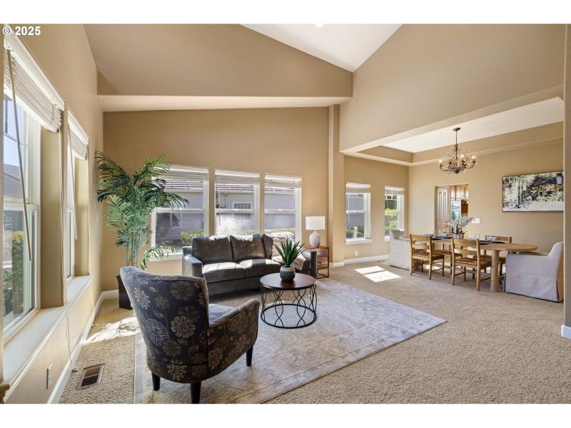 Living Room/Dining Room