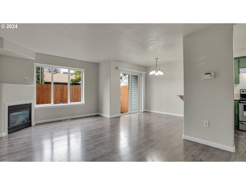 Living Room/Dining Room
