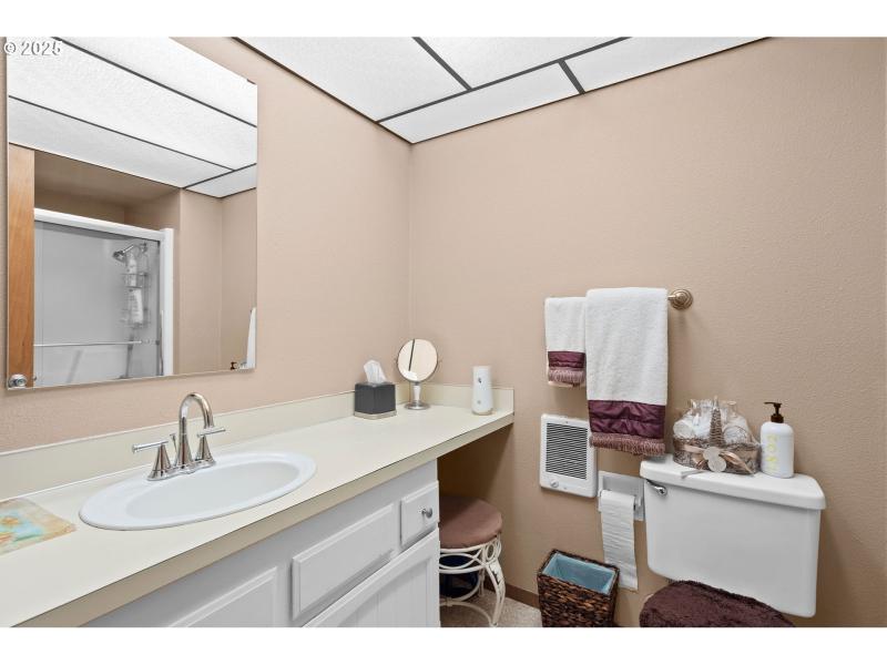 Bathroom, Attached