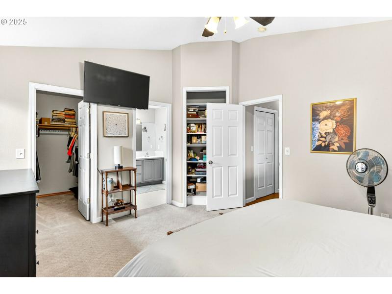 Bedroom, Owner's Suite