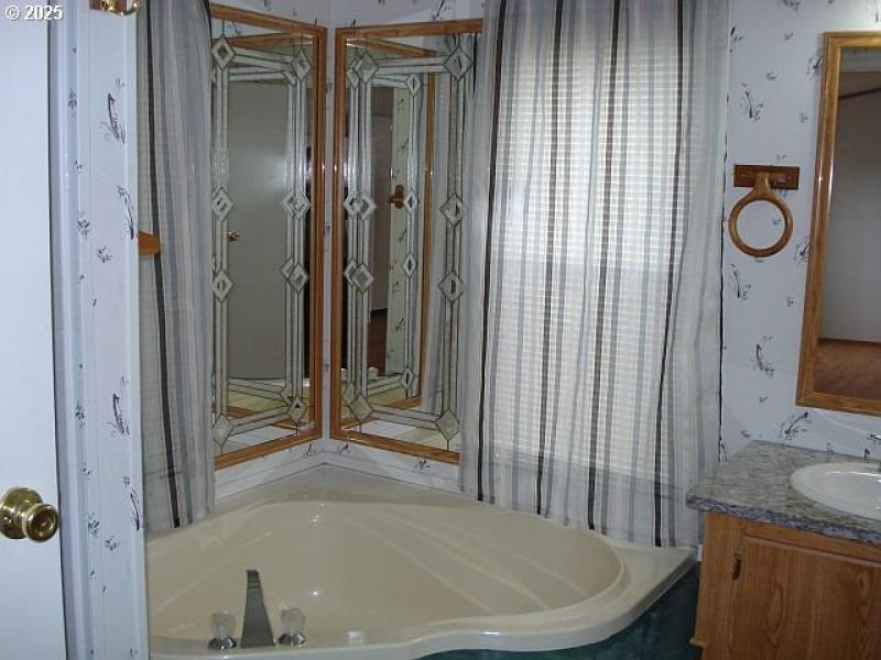 Bathroom, Attached