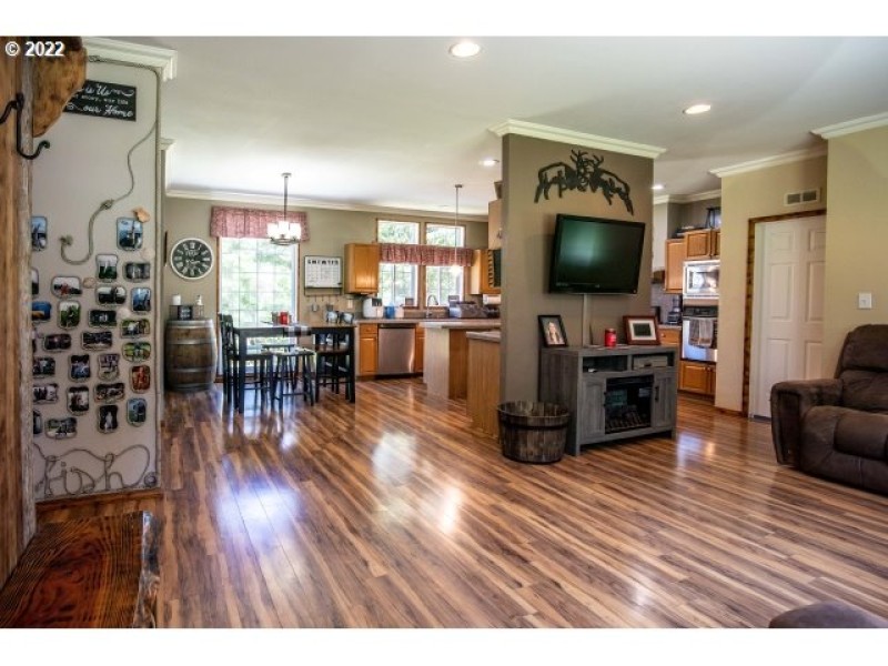 Living Room/Dining Room