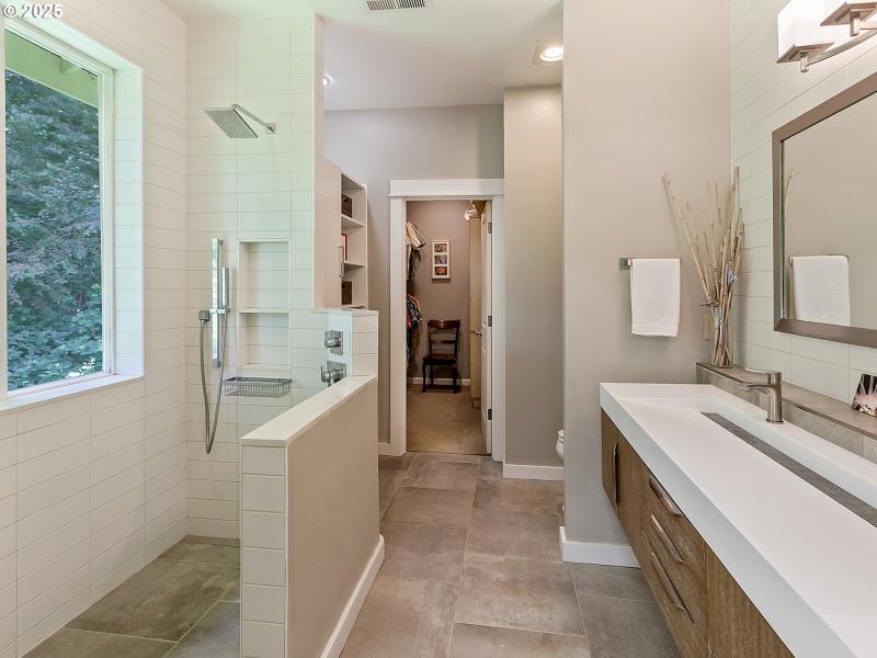 Owner's Suite Bathroom