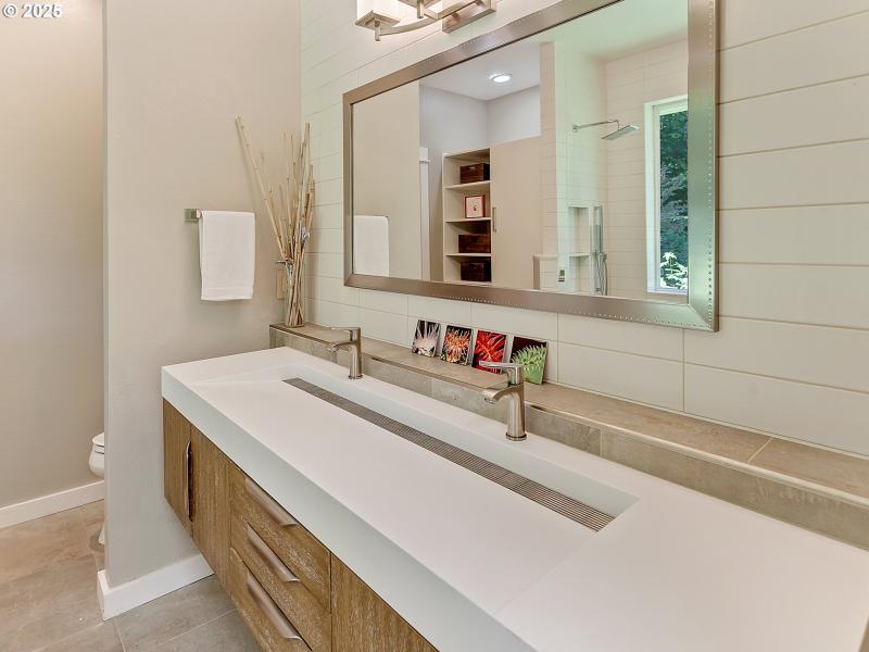 Owner's Suite Bathroom