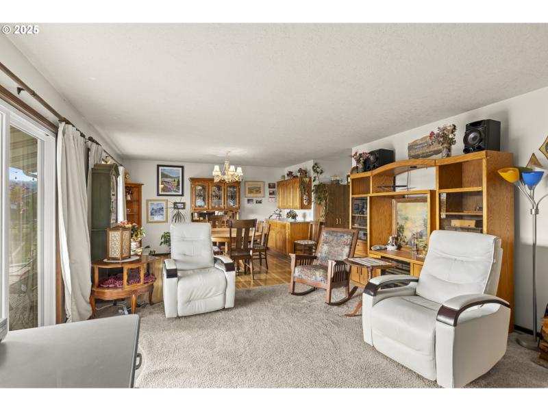 Living Room/Dining Room