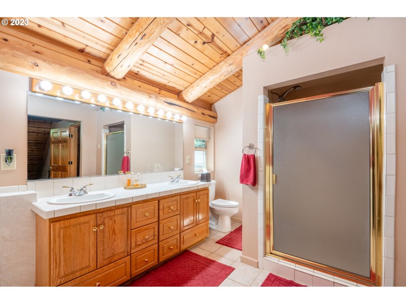 Owner's Suite Bathroom
