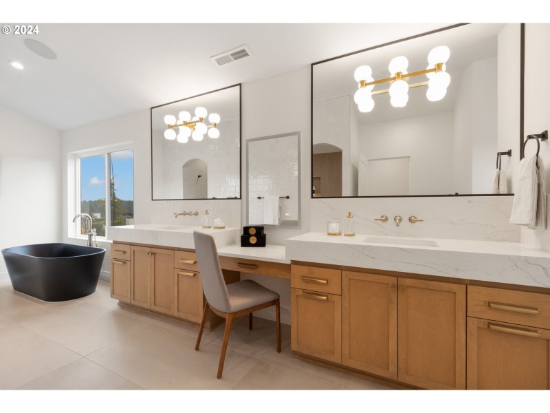 Owner's Suite Bathroom