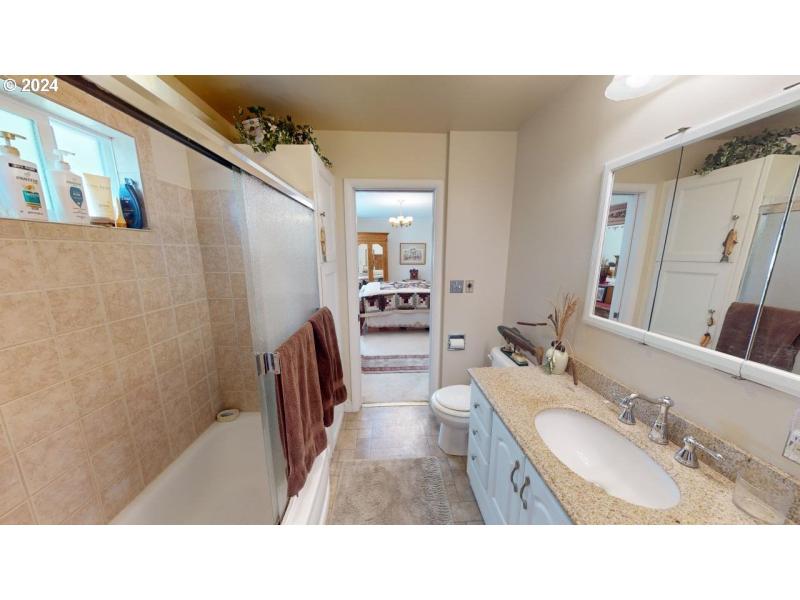 Owner's Suite Bathroom