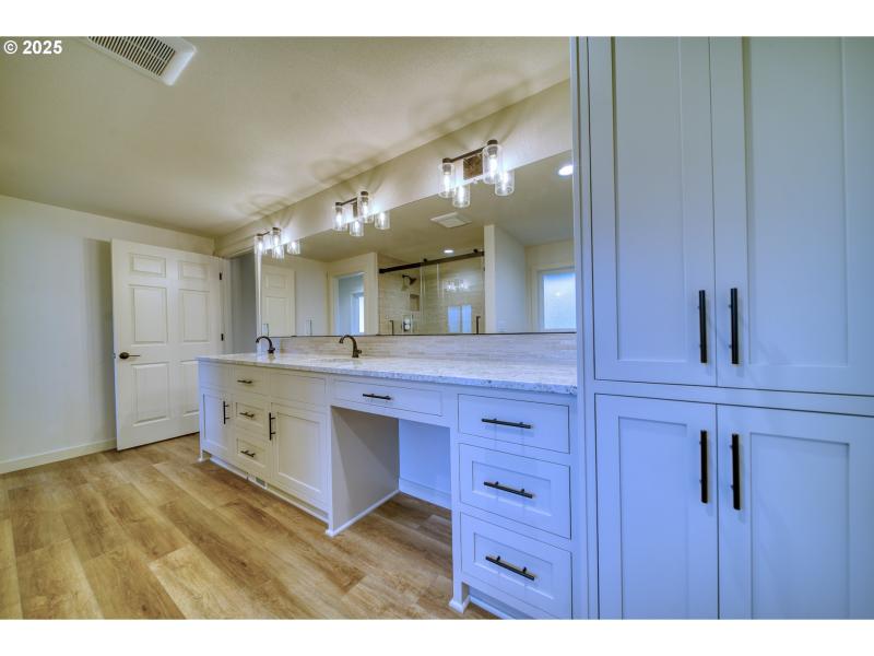 Owner's Suite Bathroom