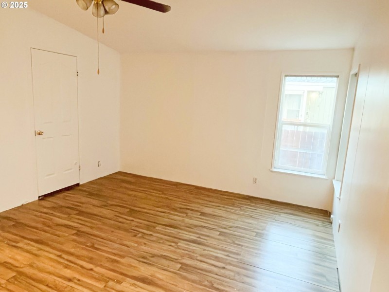 Bedroom, Primary