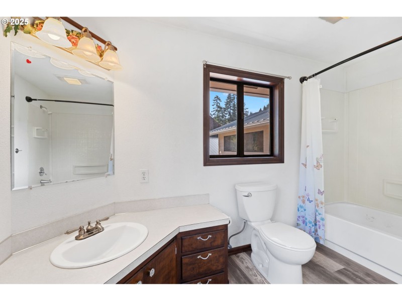 Owner's Suite Bathroom