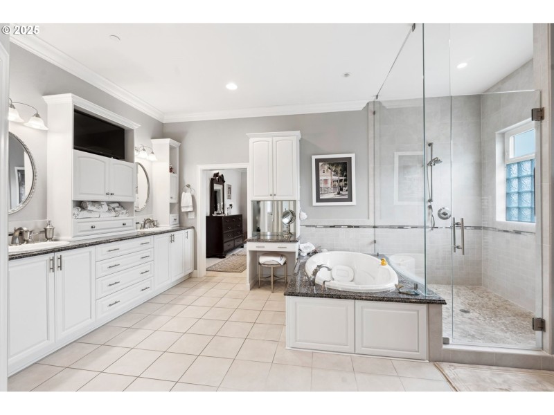 Owner's Suite Bathroom