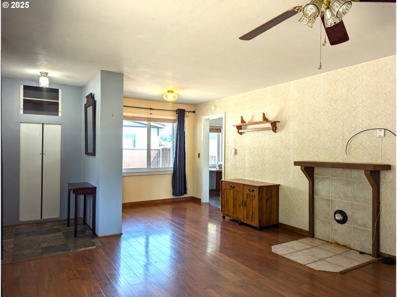 Living Room/Dining Room