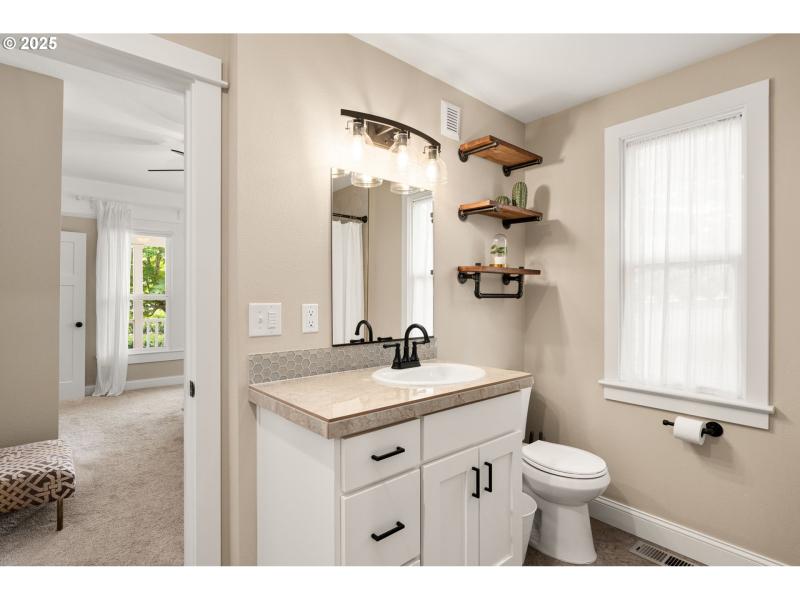 Owner's Suite Bathroom