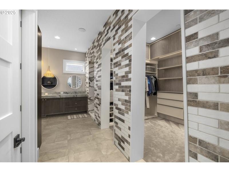 Owner's Suite Bathroom