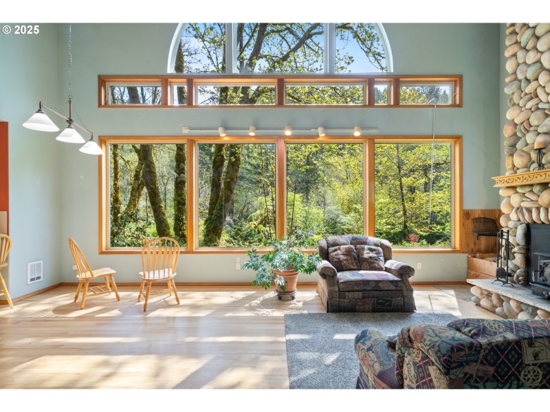 Living Room/Dining Room