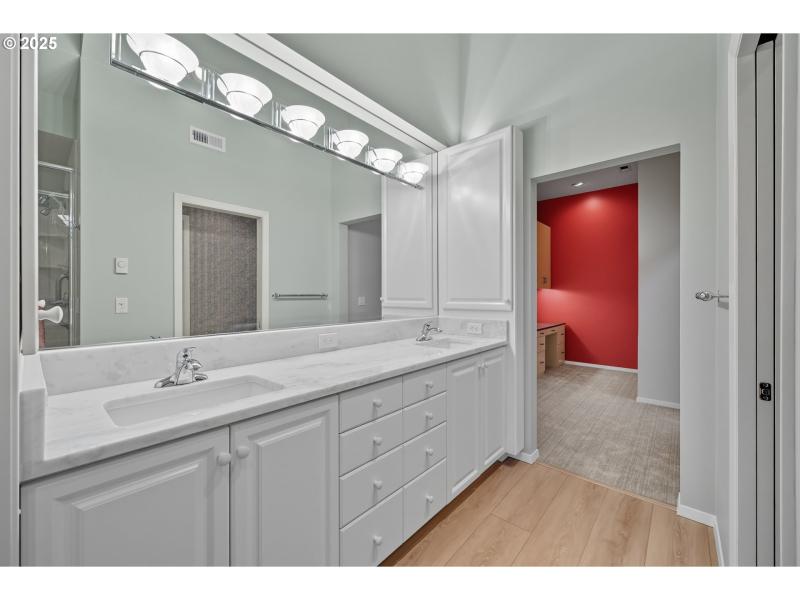 Owner's Suite Bathroom