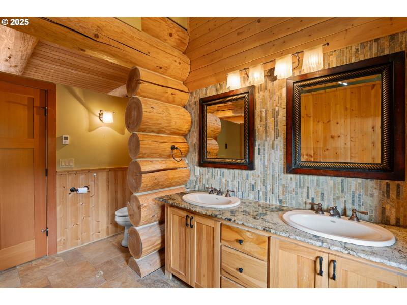 Owner's Suite Bathroom