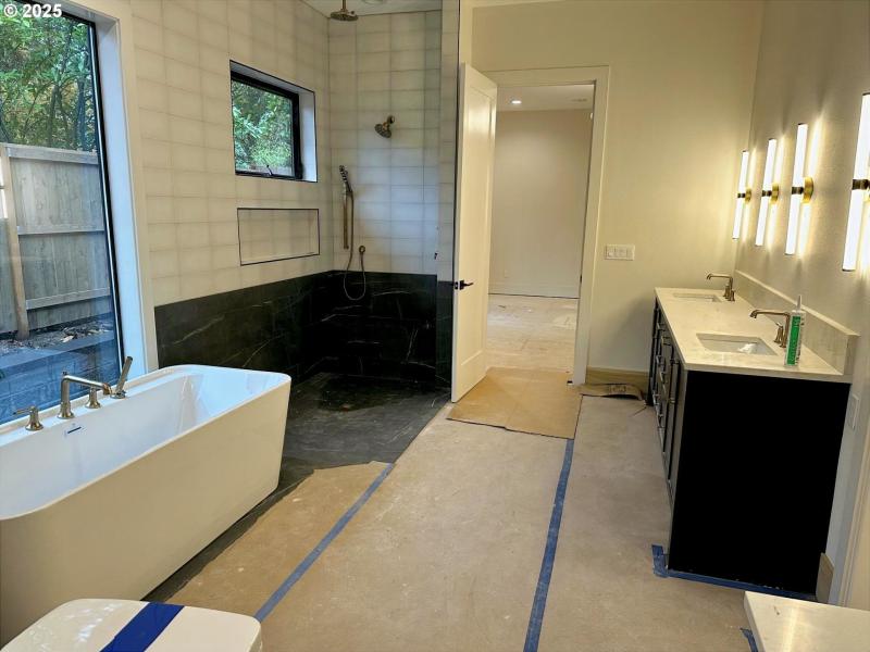 Owner's Suite Bathroom